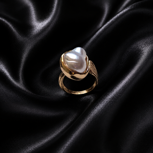 Golden Tide Pearl Pendent