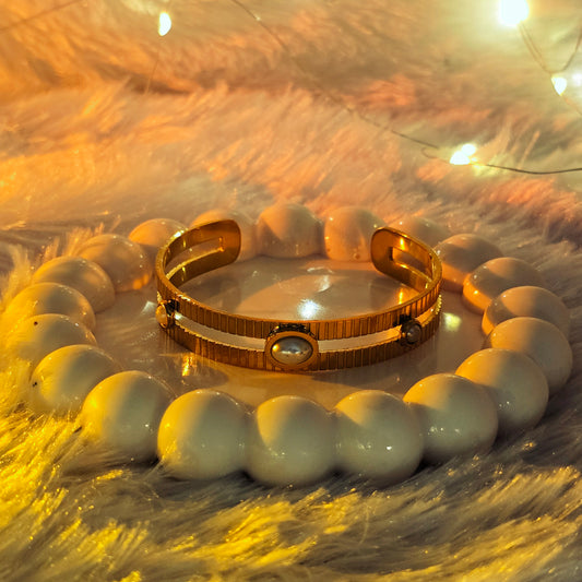 Crystal Clover Cuff