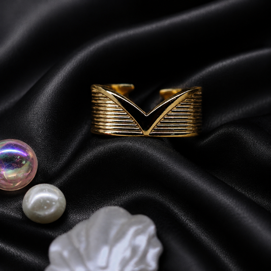 Empress V Ring