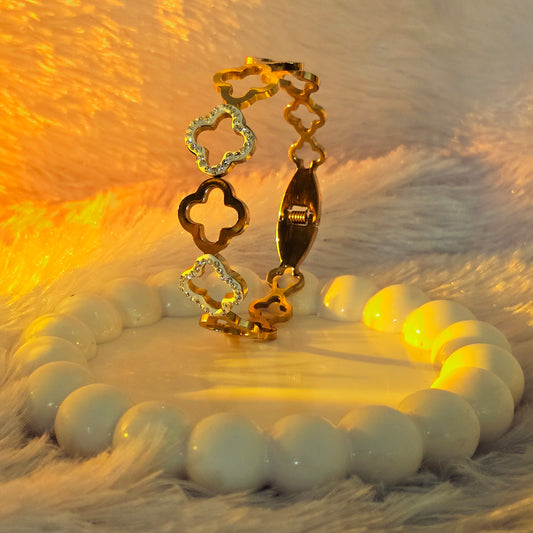Clover Glow Bangle
