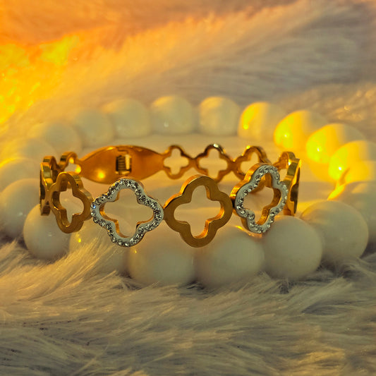 Clover Glow Bangle